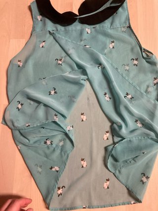 Blusa sin mangas con estampado de gatos