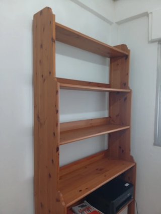 Estantería de madera