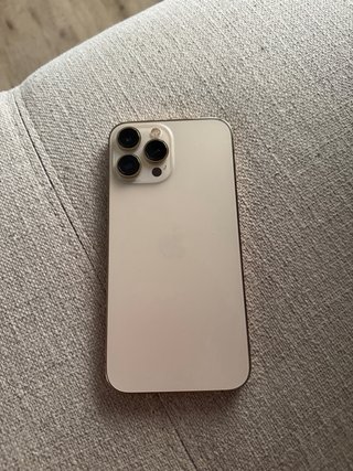 iPhone 13 Pro Max dorado
