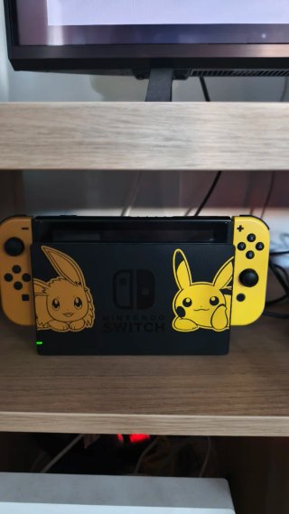 Nintendo Switch Edición Pikachu & Eevee