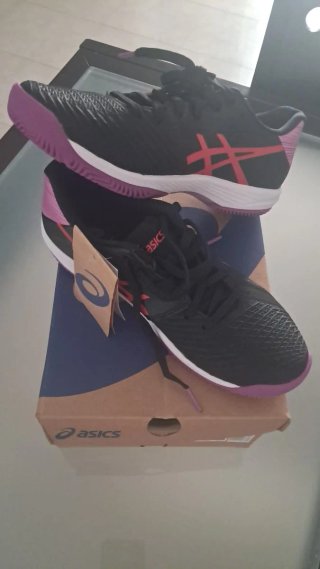Zapatillas Asics Negras y Moradas
