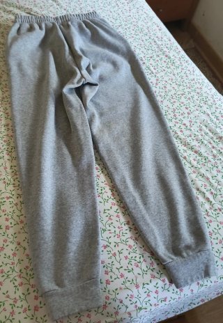 Pantalones chándal grises T/S con Stitch