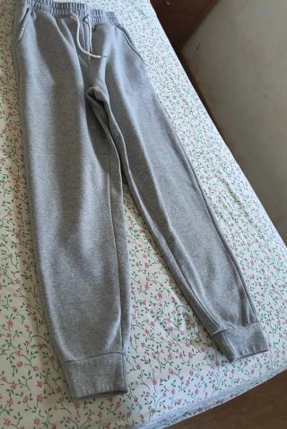 Pantalones chándal grises T/S con Stitch