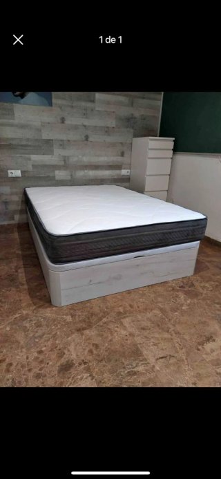 Canapé de madera y tela