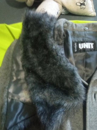 Abrigo UNIT gris de lana con cuello