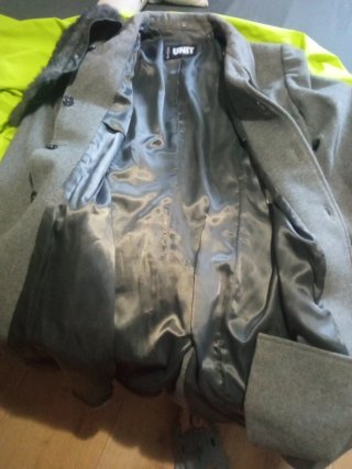 Abrigo UNIT gris de lana con cuello