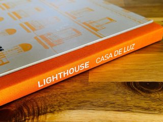 Libro LIGHTHOUSE Casa de luz