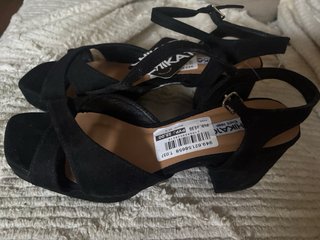 Sandalias tacón Chika10 negras