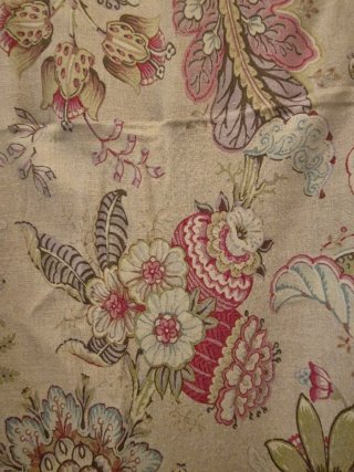 Cortinas de tela con estampado floral