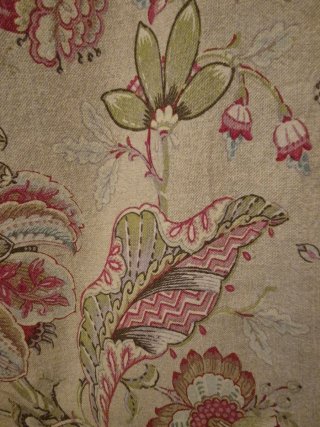 Cortinas de tela con estampado floral