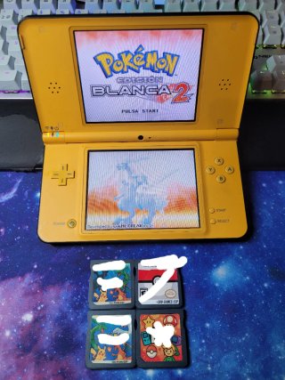 Nintendo DS XL Amarilla