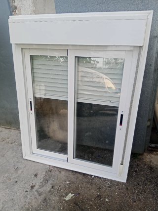 Ventana aluminio corredera con persiana