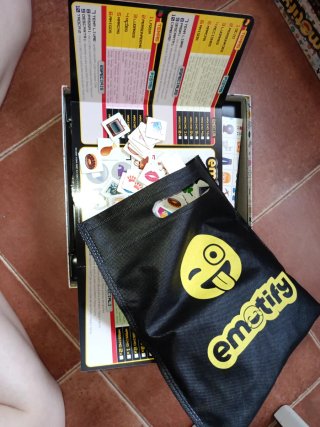 Juego de mesa Emotify Diset