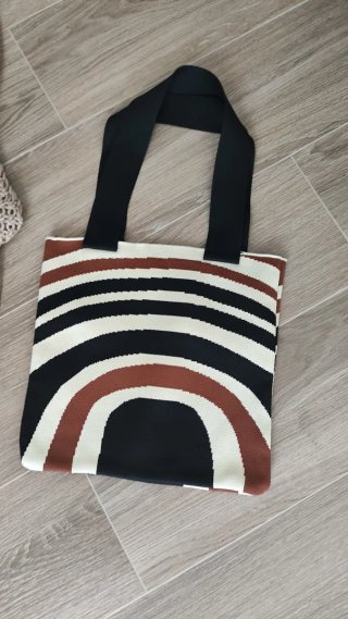 Lote 4 bolsos: azul, beige, multicolor