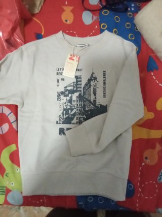 Sudadera Gris Estampada Talla 5/6