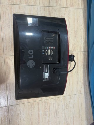 Television LG Full HD Negro y Rojo