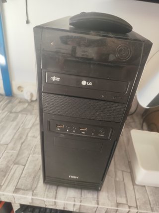 Torre PC LG Negra