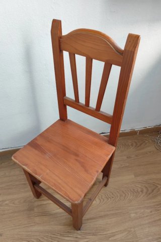 Silla de madera