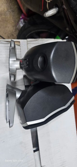 Altavoces Logitech Negros y Plateados