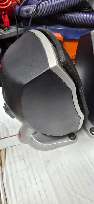 Altavoces Logitech Negros y Plateados
