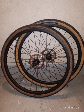 Par Ruedas Gravel 12x100 y 12x142