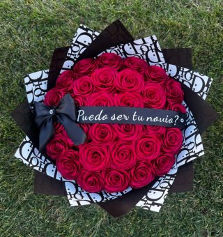 Ramo Rosas Eternas Dior