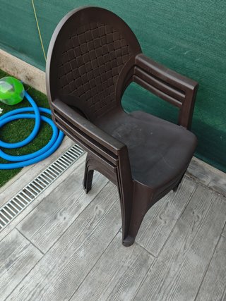 Mesa de jardín con sillas