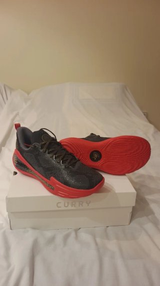 Zapatillas Curry 12 LNY Negras y Rojas