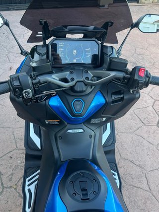 Yamaha TMAX 560 Maxi Scooter