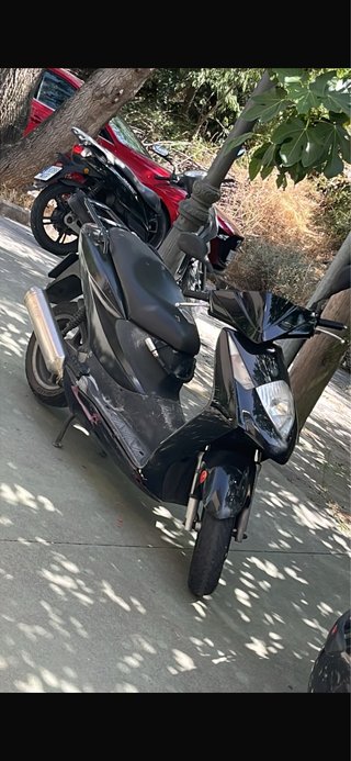 Moto Scooter Negra