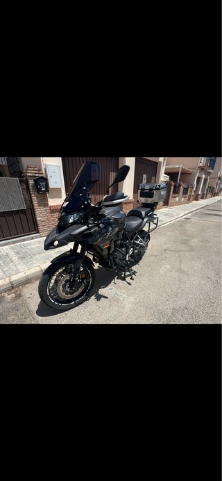 Moto Aventura Gris Bien Cuidada