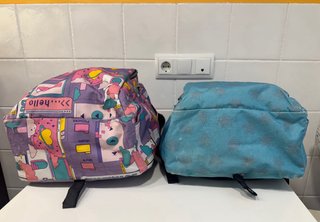 Mochila Totto modelo Crayoles, buen estado.