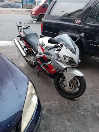 Honda CBR Plata y Roja Jesus 646015186