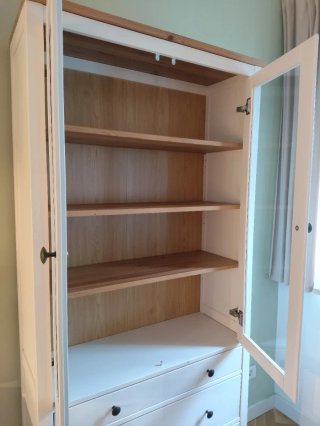 Vitrina Ikea Hemnes Madera y Cristal