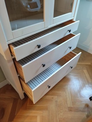 Vitrina Ikea Hemnes Madera y Cristal