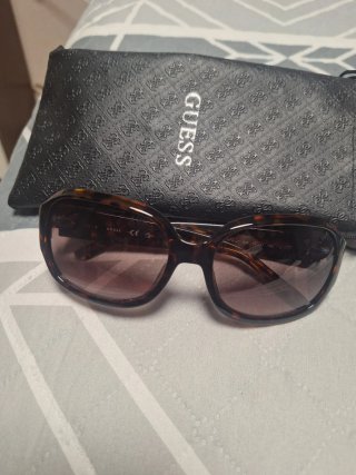 Gafas de sol Guess Tortoise
