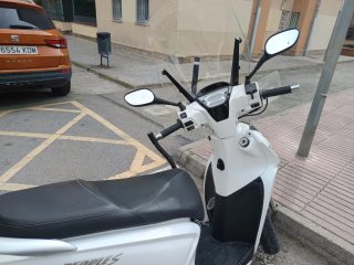 Kymco People 125 Blanca Automática con todos los e