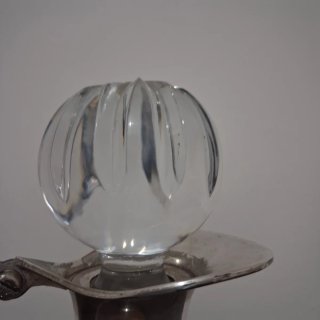 Jarra de cristal tallado con asa de plata