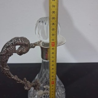 Jarra de cristal tallado con asa de plata