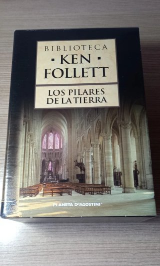 Los pilares de la tierra (tres volúmenes