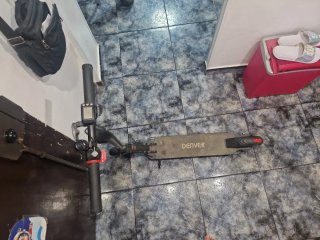 Dos patinetes eléctricos 1 smartGyro i otro Denver