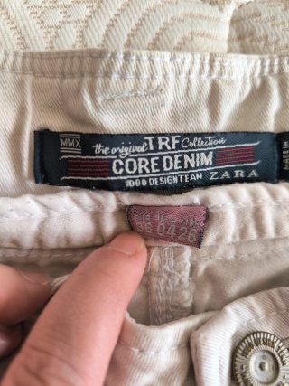 Pantalón beige talla 36
