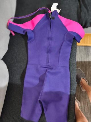Neopreno infantil OLAIAN morado y rosa