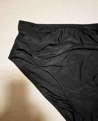 Bikini negro con lazo frontal