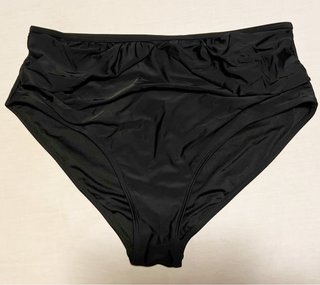 Bikini negro con lazo frontal