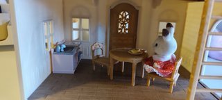 Casita Sylvanian Families con figuras