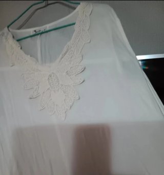 Blusa sin mangas con encaje