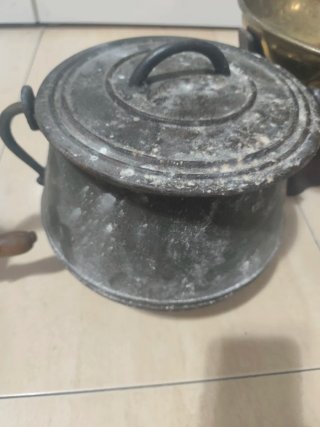 Balanza antigua de latón y madera