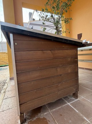 Caseta para perro de madera