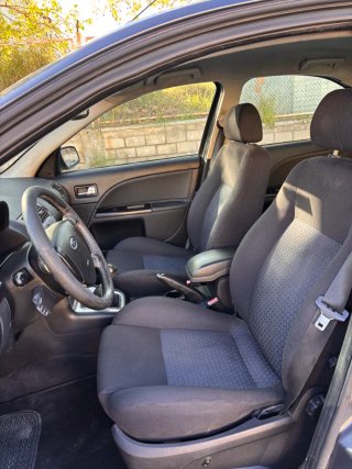 Ford Mondeo 2005 vendo o cambio